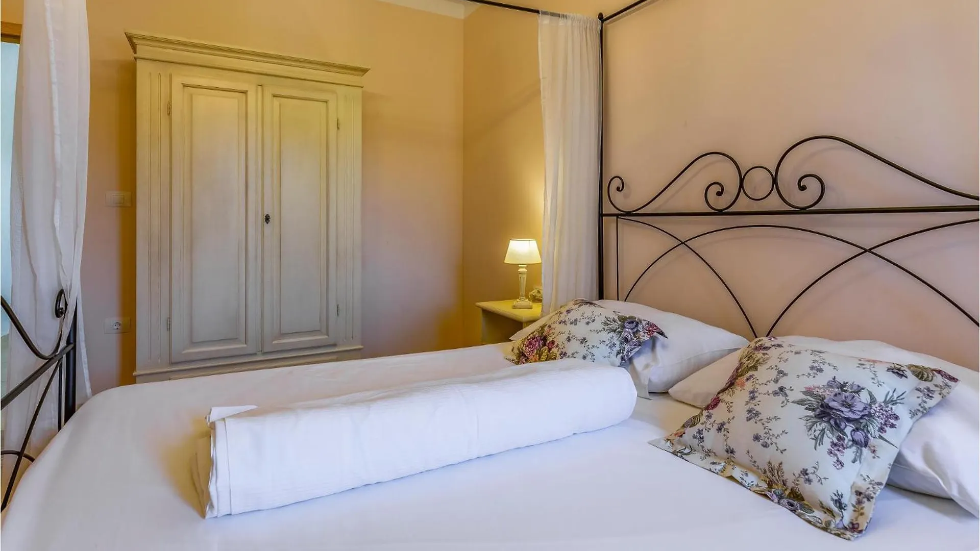 Amazing Apartment In Pula With Wifi 0*,